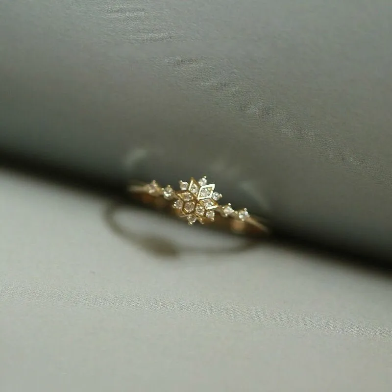 Gorgeous Snowflake Gold Tone Engagement Ring in Sterling Silver